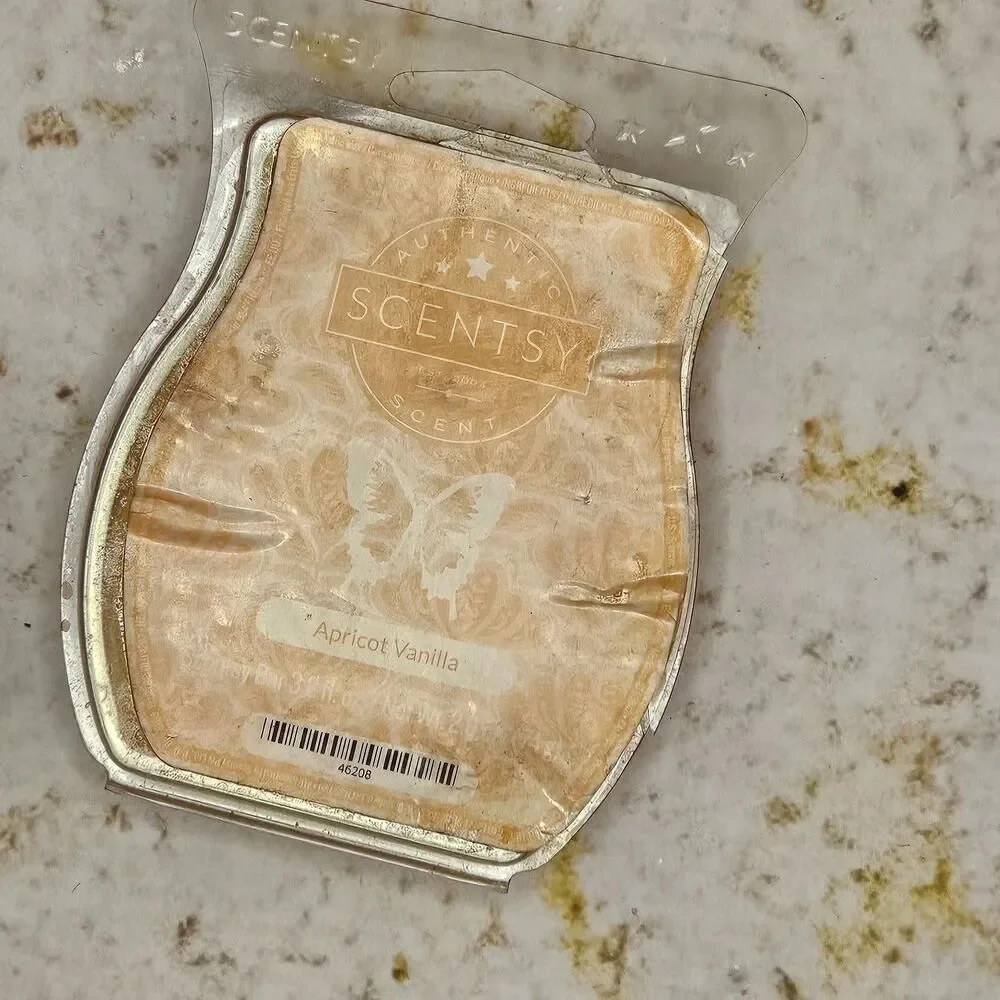 Scentsy Bar – Apricot Vanilla – Peach, Apricot & Vanilla Ice Cream – Packaging F